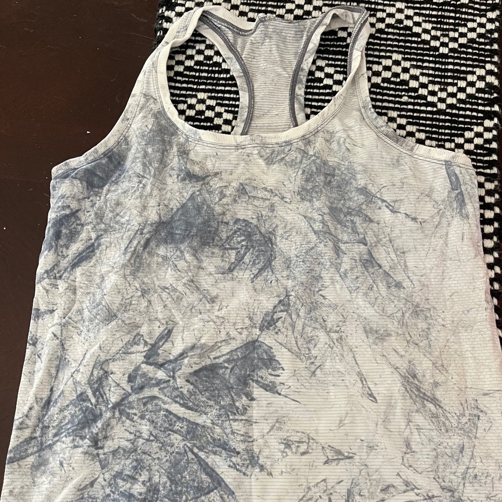 Lululemon swiftly tank size 10